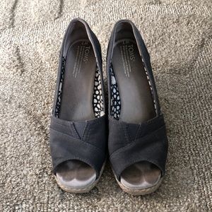 7 Tom's Peep toe wedges